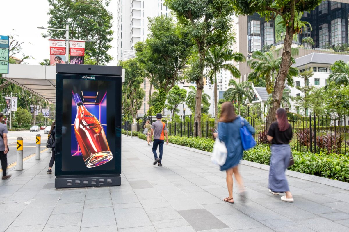 Bus-shelter_b18-orchard-road_pernod-ricard-martell